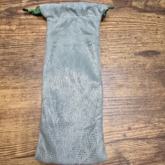 New 13 Piece Green Makeup Brush Set with Pouch - Picture 5 of 7